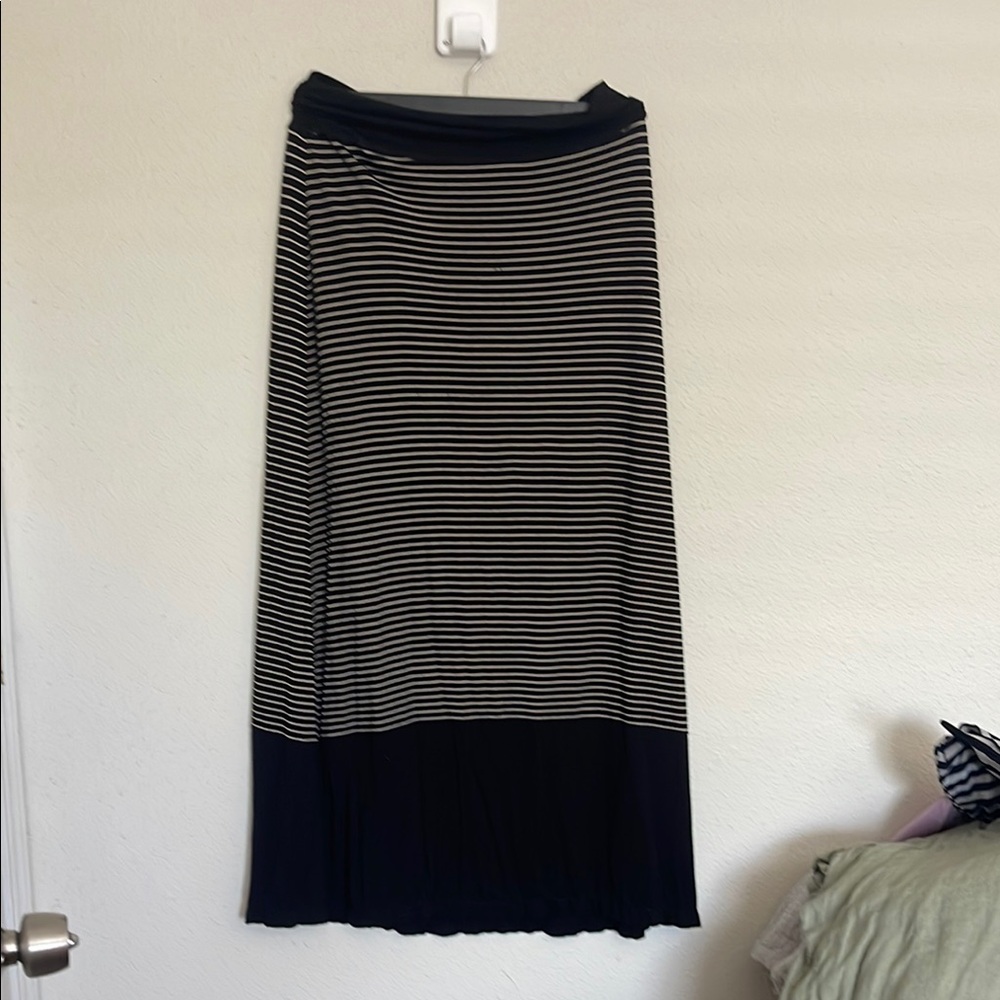 Max Studio Black and White Maxi Skirt Casual